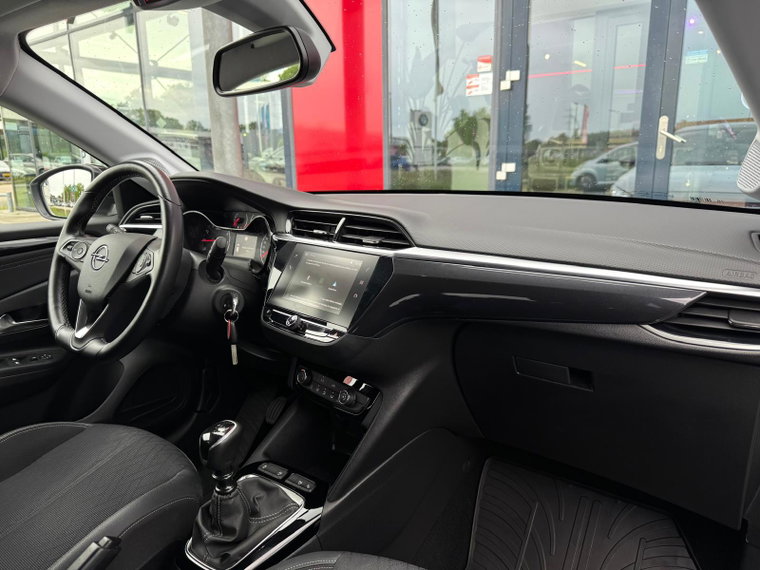 Vehicle Image 21
