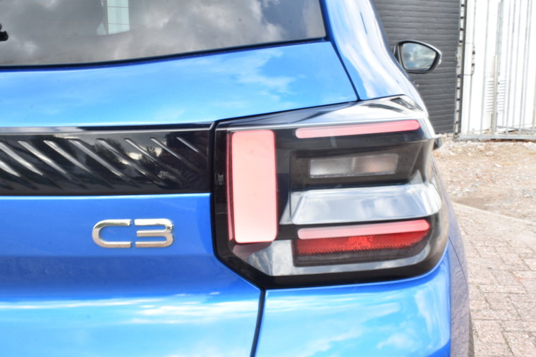 Vehicle Image 19