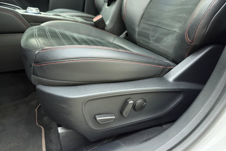 Vehicle Image 23
