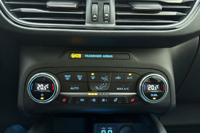Vehicle Image 32