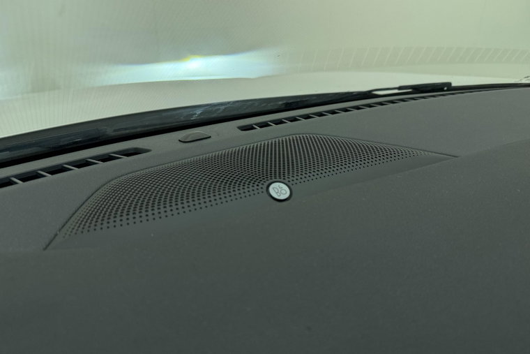 Vehicle Image 37
