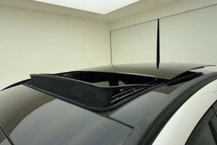 Vehicle Image 38