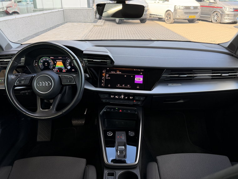 Vehicle Image 17