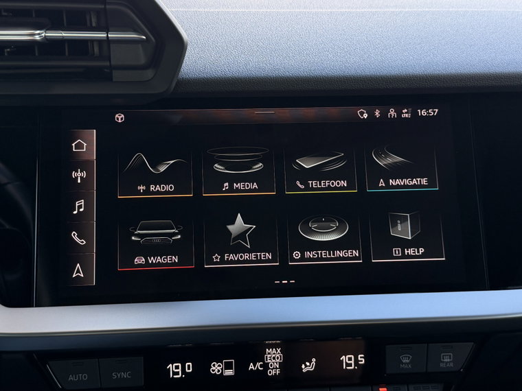 Vehicle Image 26