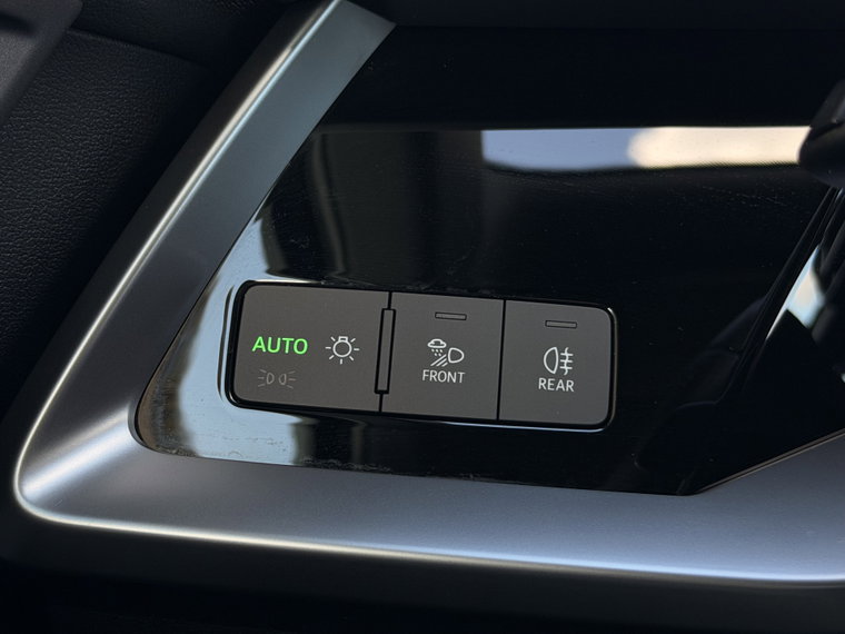 Vehicle Image 37