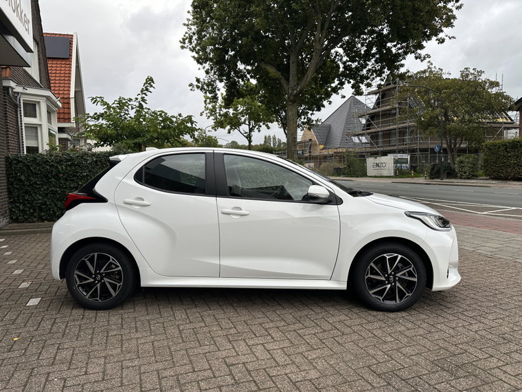 Vehicle Image 10