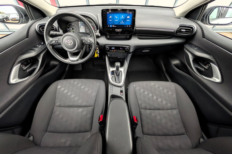 Vehicle Image 6