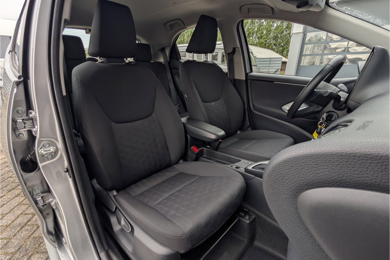 Vehicle Image 10