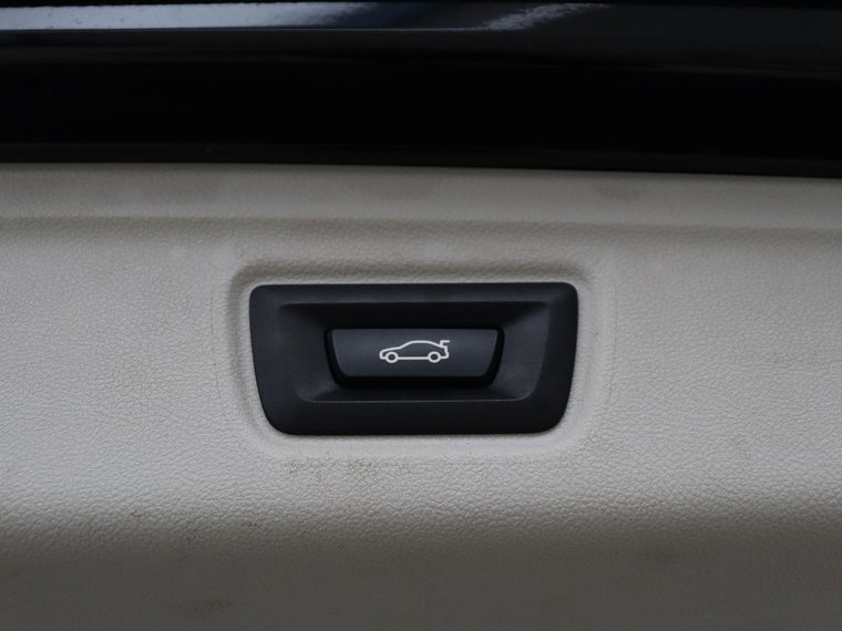 Vehicle Image 27