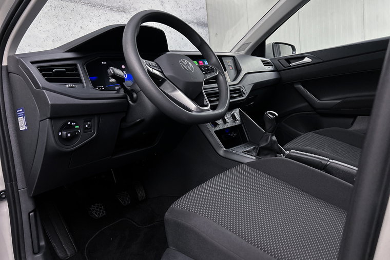 Vehicle Image 22