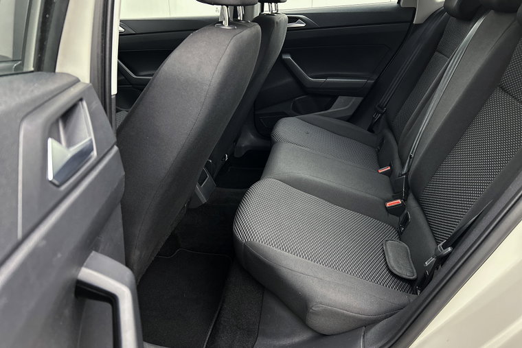 Vehicle Image 26