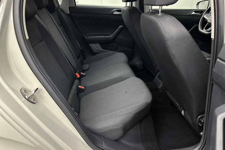 Vehicle Image 27