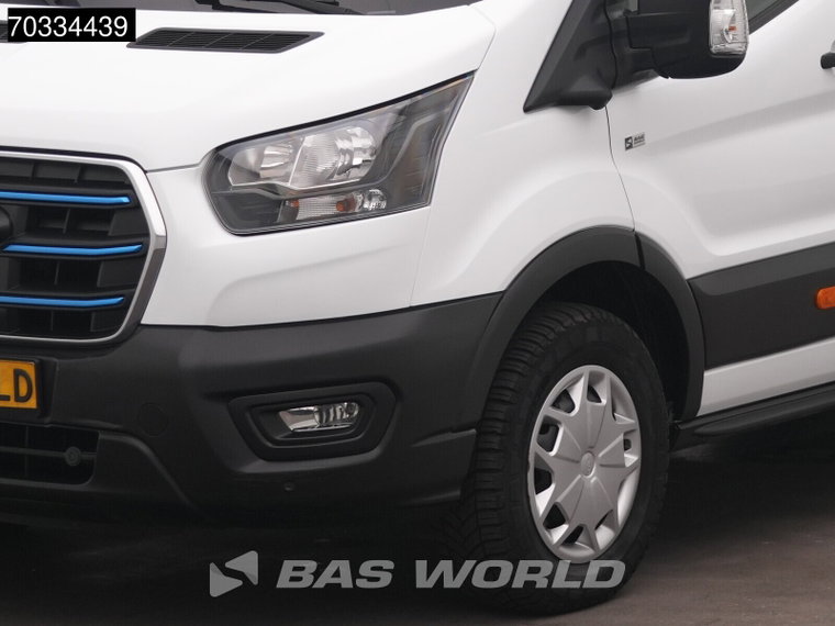 Vehicle Image 37