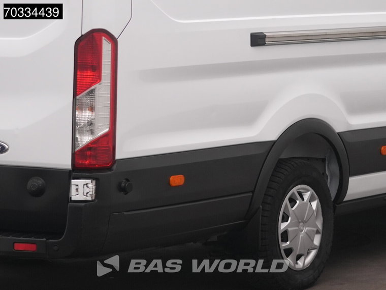 Vehicle Image 38