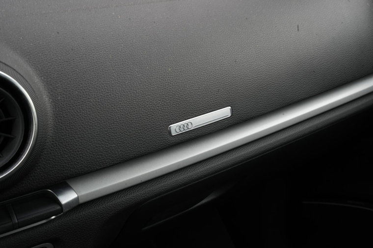 Vehicle Image 27