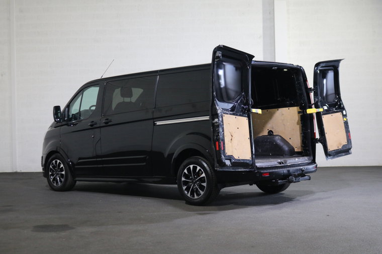 Vehicle Image 12