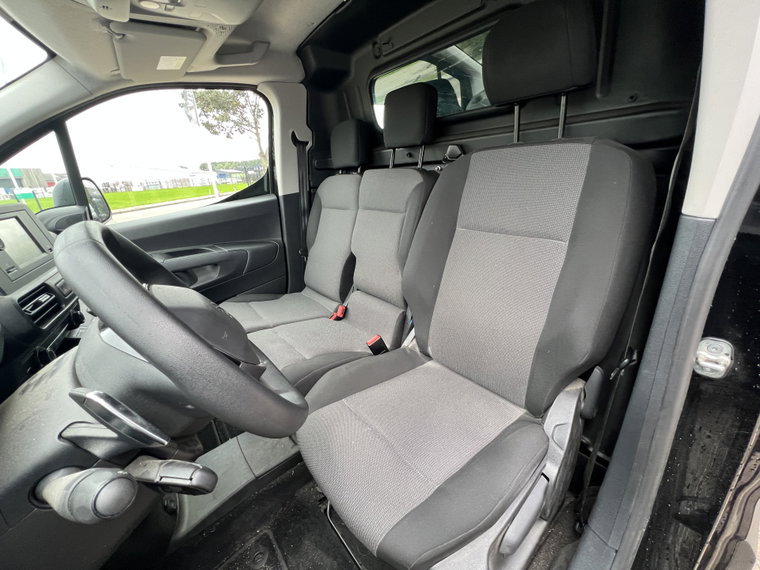 Vehicle Image 22