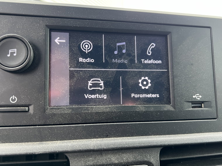 Vehicle Image 25