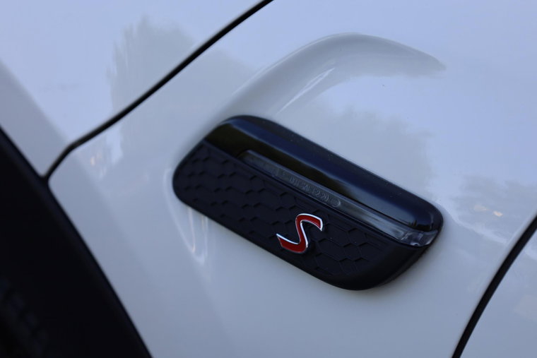 Vehicle Image 35