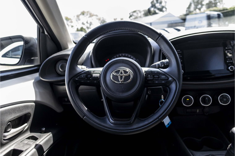 Vehicle Image 7