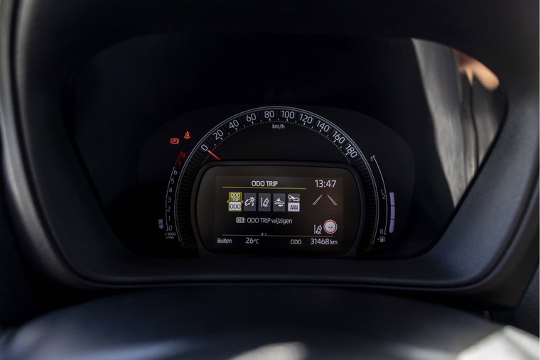 Vehicle Image 8