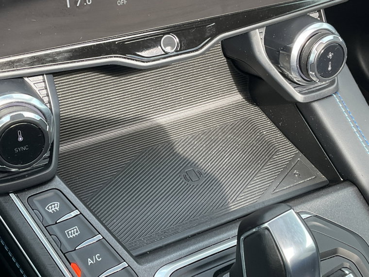 Vehicle Image 28