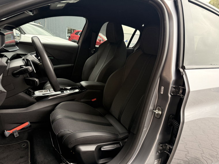 Vehicle Image 37