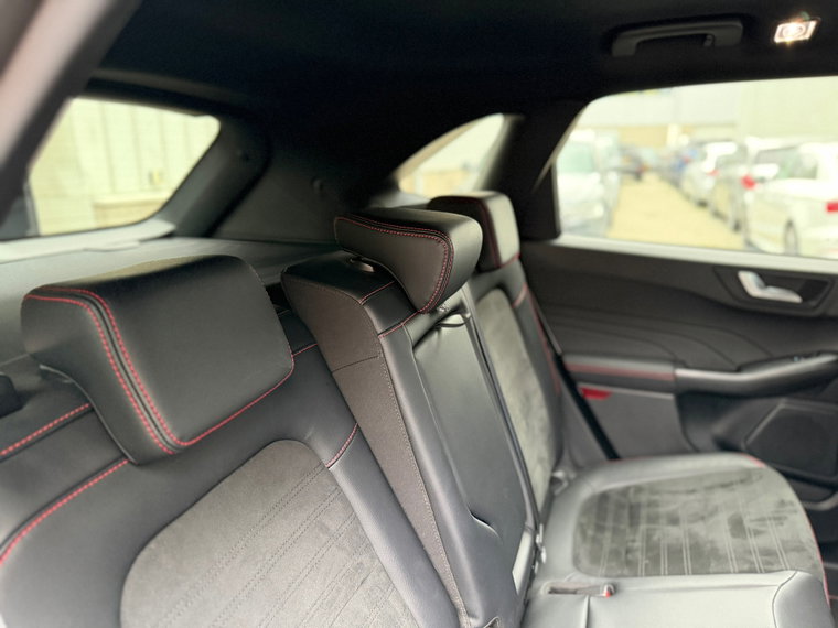 Vehicle Image 32