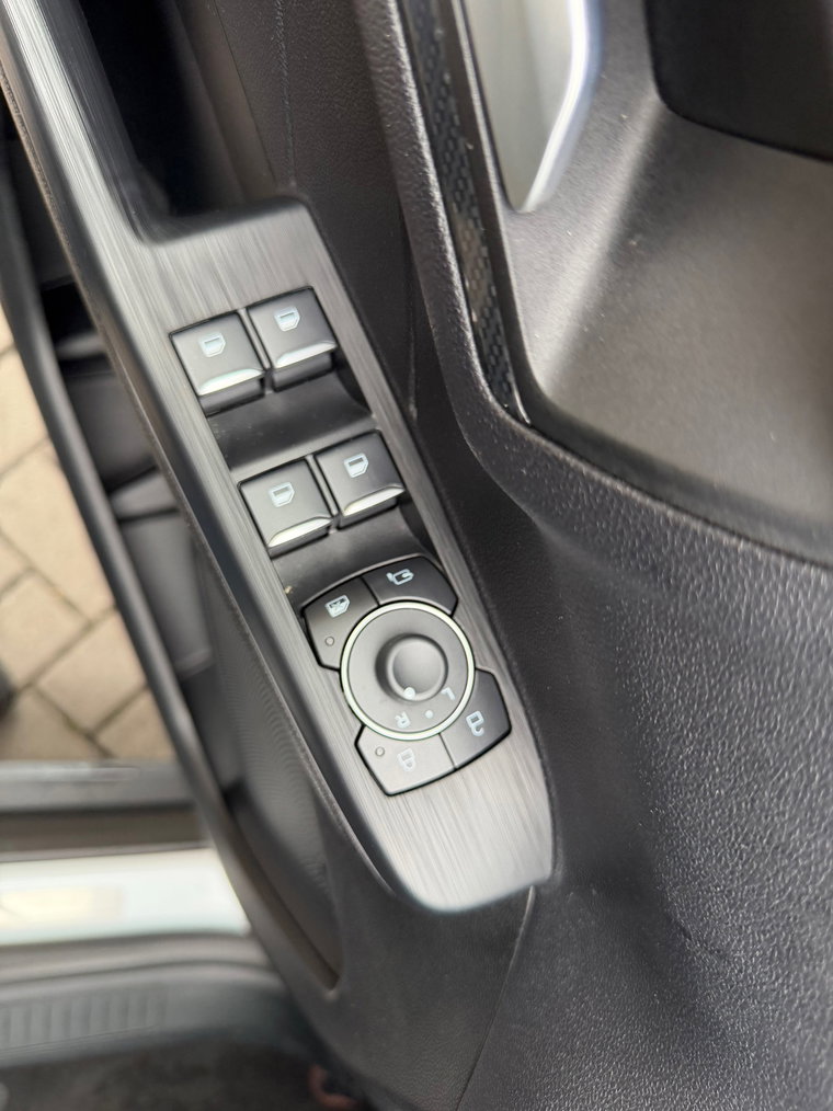 Vehicle Image 35