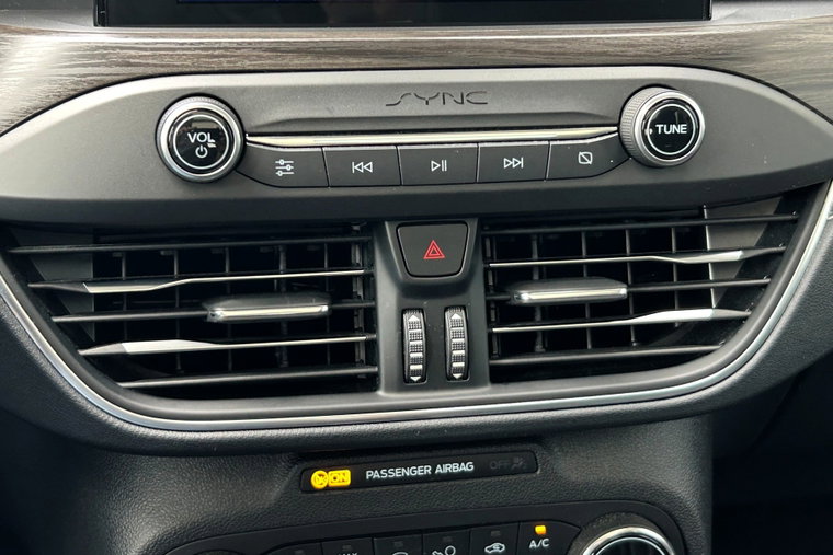 Vehicle Image 24