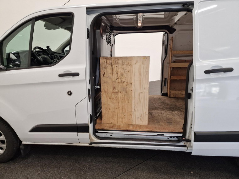 Vehicle Image 23