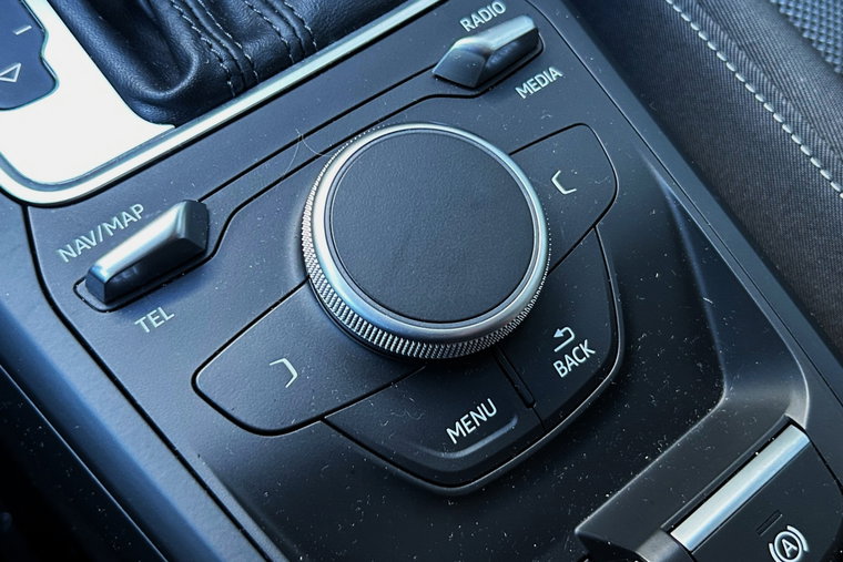 Vehicle Image 15