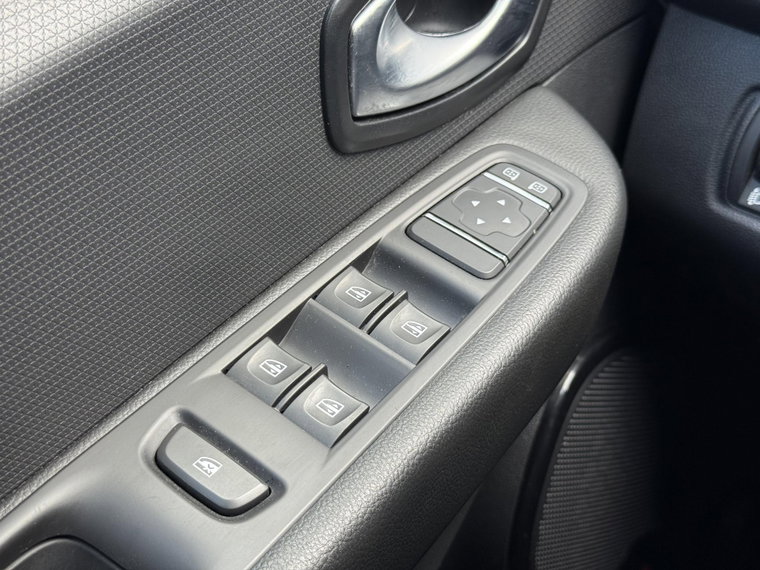 Vehicle Image 23