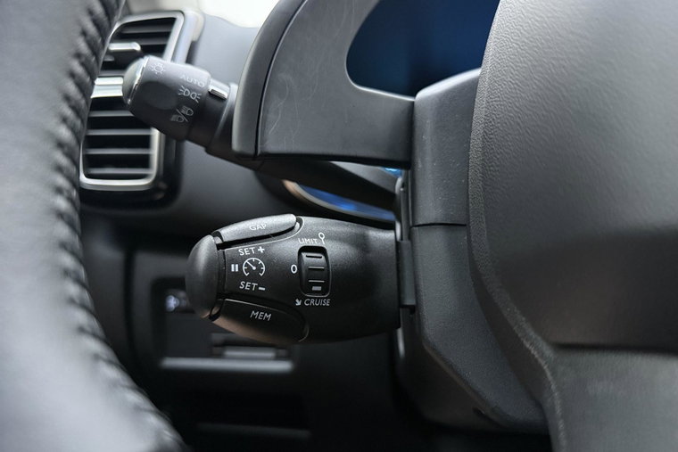 Vehicle Image 23