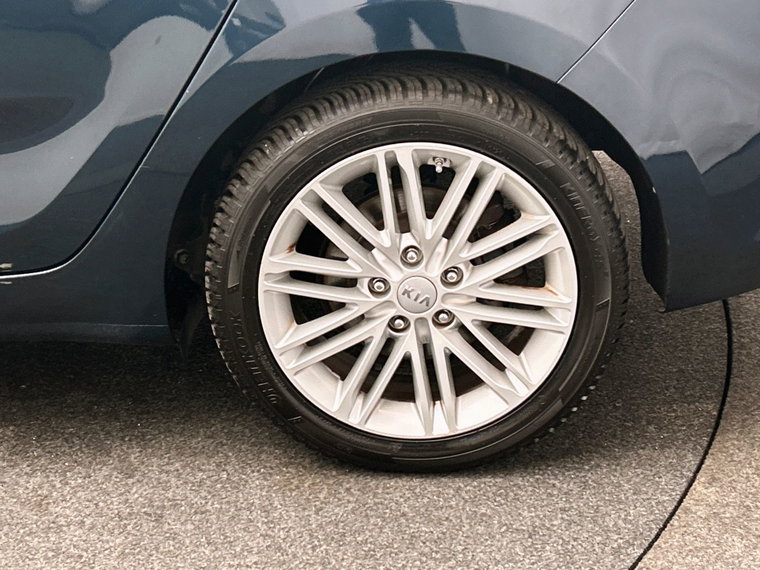 Vehicle Image 19