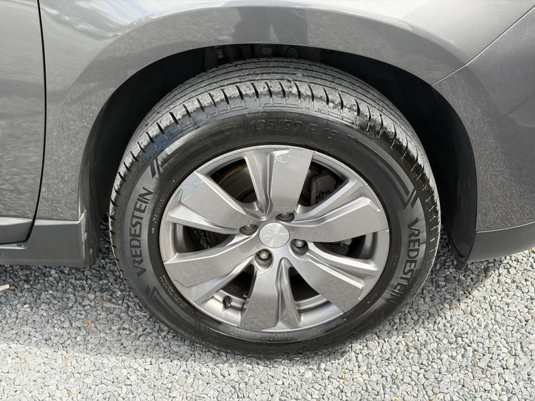 Vehicle Image 38