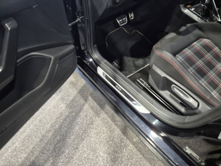 Vehicle Image 45