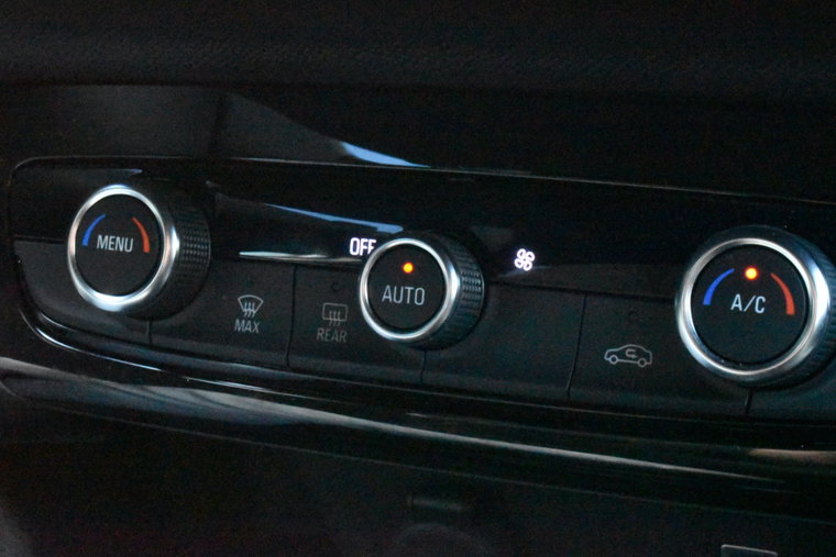 Vehicle Image 26