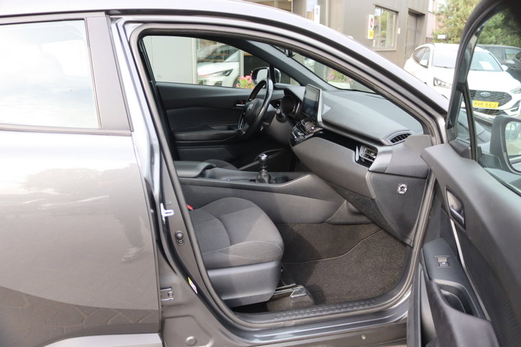 Vehicle Image 12