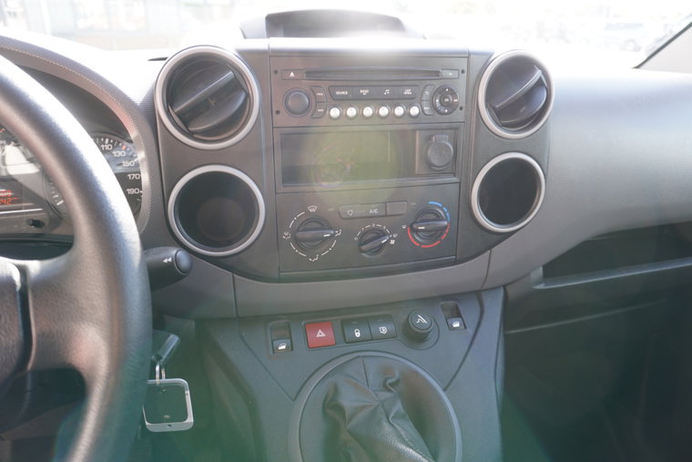 Vehicle Image 15