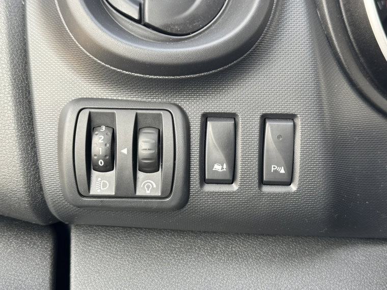 Vehicle Image 32