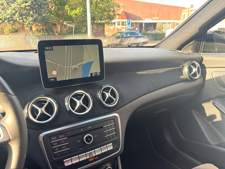 Vehicle Image 38