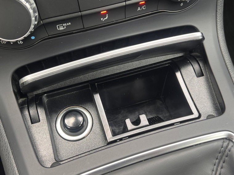Vehicle Image 32