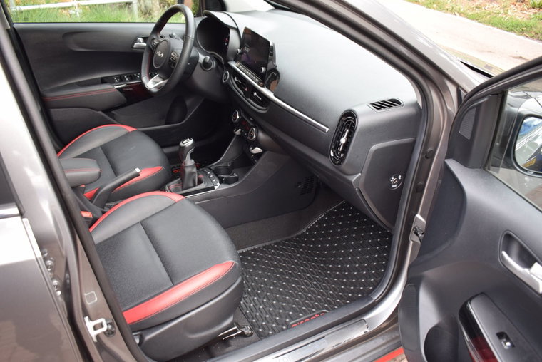 Vehicle Image 14