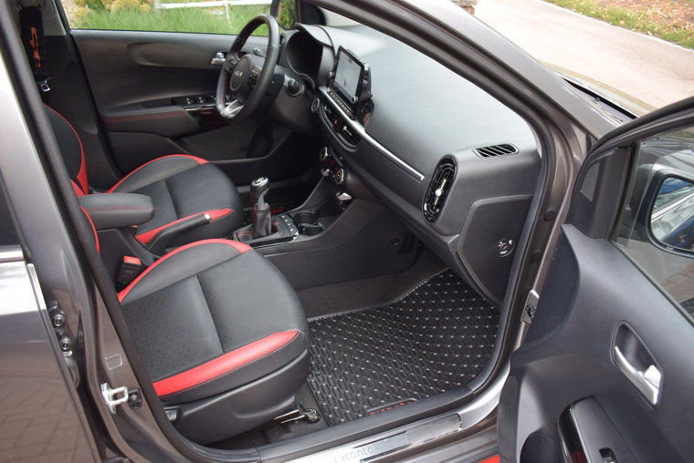 Vehicle Image 16