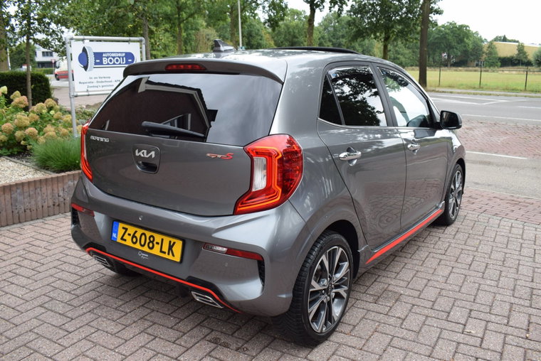 Vehicle Image 4