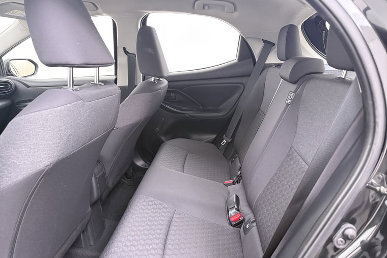 Vehicle Image 12