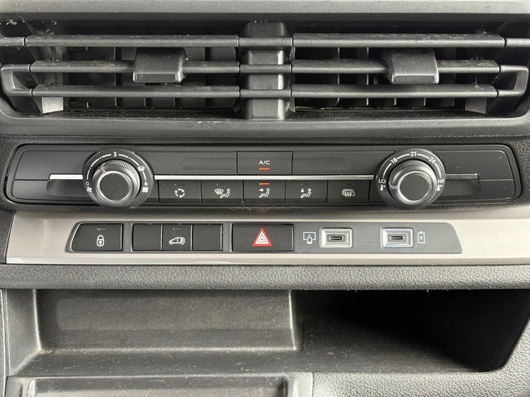 Vehicle Image 28