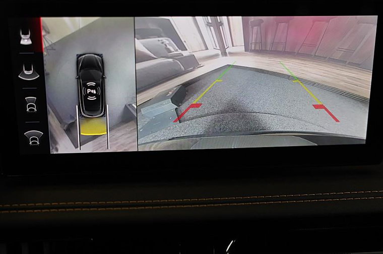 Vehicle Image 9