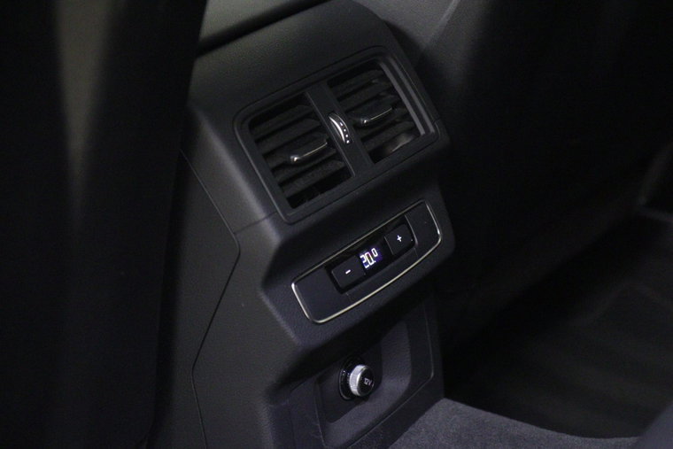 Vehicle Image 46